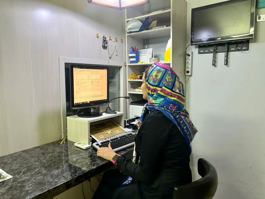 فضای تخصصی انجام آزمون‌های شنوایی در پژواک